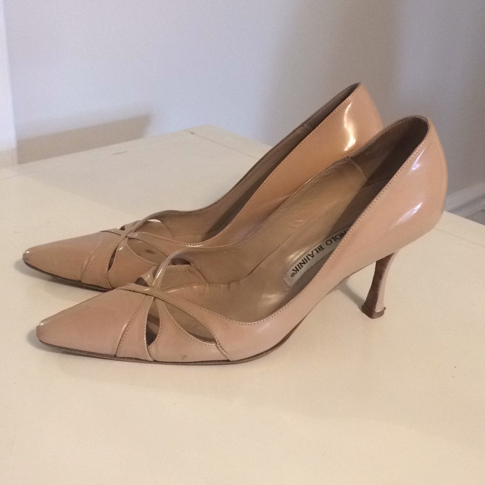 Manolo Blahnik Nude Patent heels